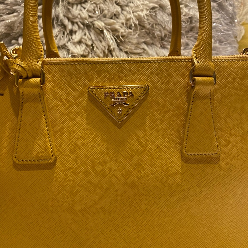 Authentic Prada Galleria Medium handbag